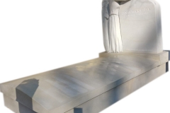 585 Pomnik nowoczesny z rzezba aniola z piaskowca, Tychy, rzeźbiarz Janusz Moroń