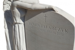 Rzezba aniola na pomnik nowoczesny z piaskowca, Tychy, rzeźbiarz Janusz Moroń