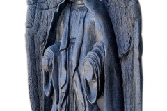 33 Rzezba pelnoplastyczna mrocznego aniola z czarnego granitu, Cwiklice k.Pszczyny, rzezbiarz Janusz Moroń